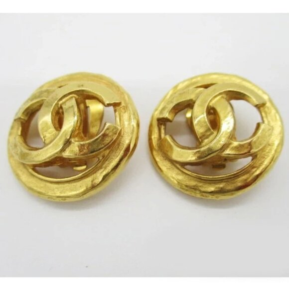CHANEL CC Logos Circle Round Vintage Clip-On Earrings Gold Tone 94P Auth #2543 - Picture 1 of 6